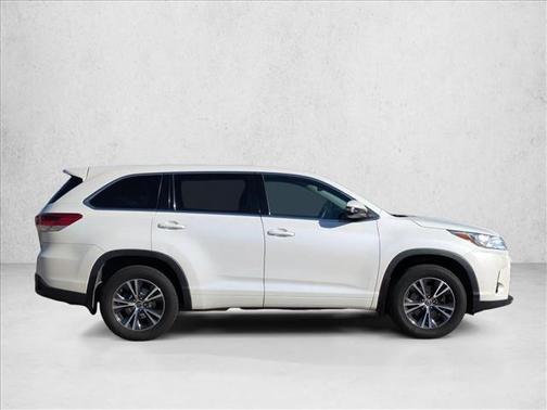 2018 Toyota Highlander LE