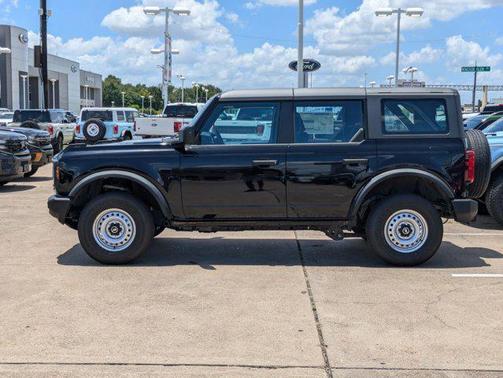 2025 Ford Bronco Base 4 Door 4x4
