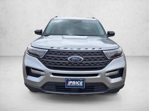 Iconic Silver Metallic 2023 Ford Explorer XLT