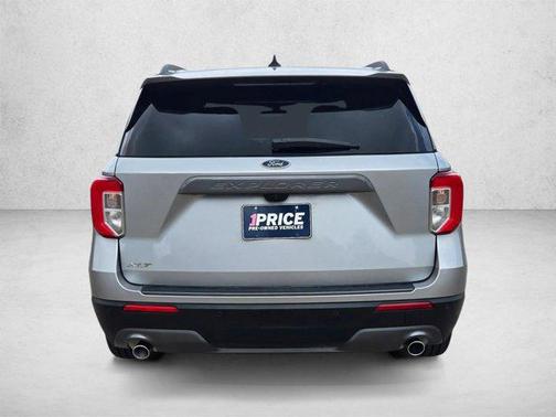 Iconic Silver Metallic 2023 Ford Explorer XLT