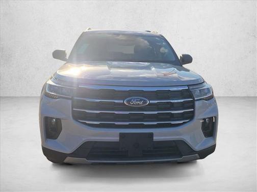 Space White Metallic 2026 Ford Explorer Active w/200A Pkg