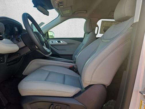 Space White Metallic 2026 Ford Explorer Active w/200A Pkg