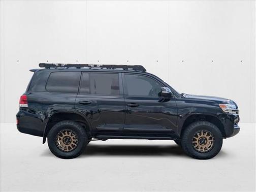 2016 Toyota Land Cruiser Base
