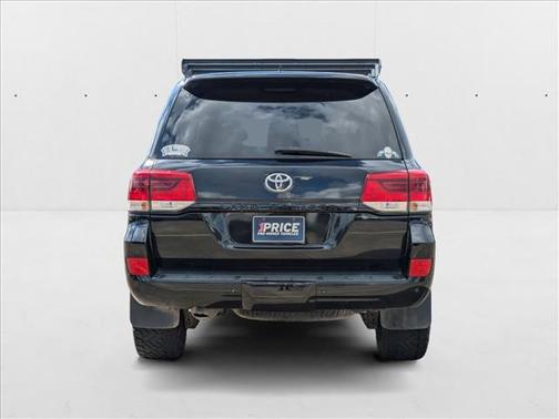 2016 Toyota Land Cruiser Base