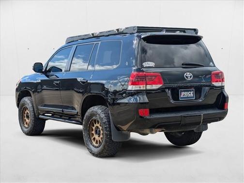2016 Toyota Land Cruiser Base