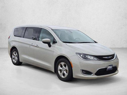 Tusk White 2017 Chrysler Pacifica Touring