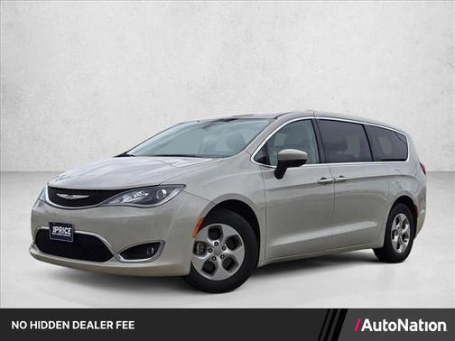 Tusk White 2017 Chrysler Pacifica Touring