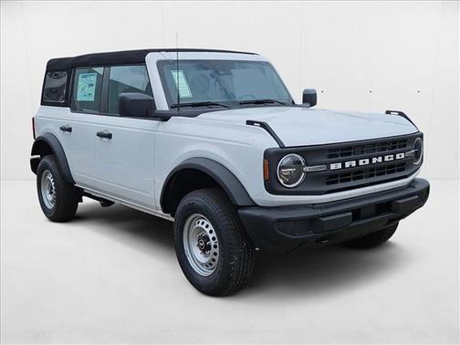 2025 Ford Bronco Base 4 Door 4x4