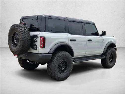 Avalanche Gray 2026 Ford Bronco Outer Banks