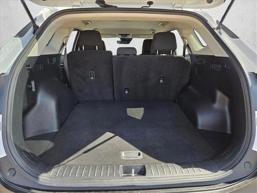 Glacial White Pearl 2025 Kia Sportage LX