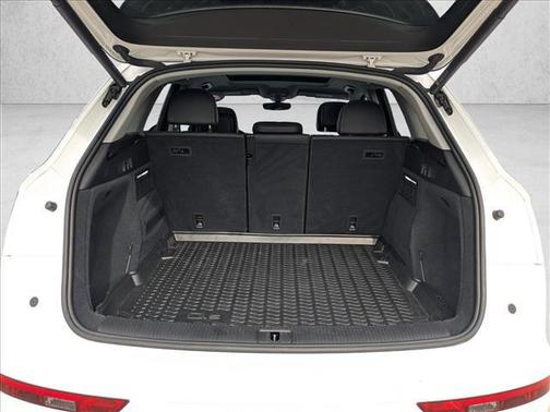 2022 Audi Q5 45 S line Premium Plus