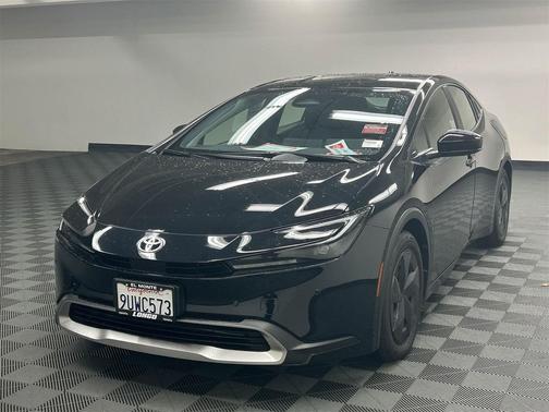 2025 Toyota Prius Plug-In Hybrid SE