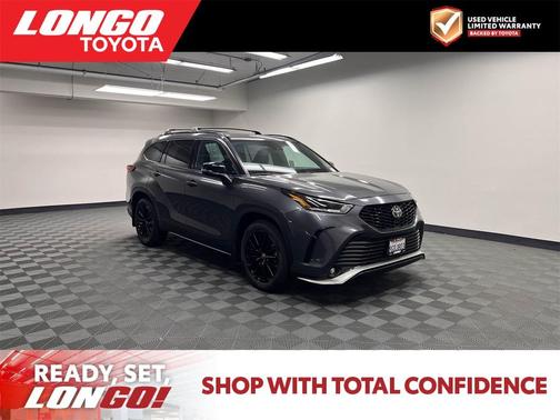Magnetic Gray Metallic 2023 Toyota Highlander XSE