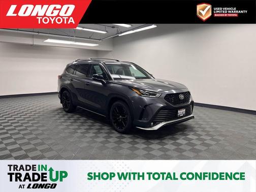 Magnetic Gray Metallic 2023 Toyota Highlander XSE