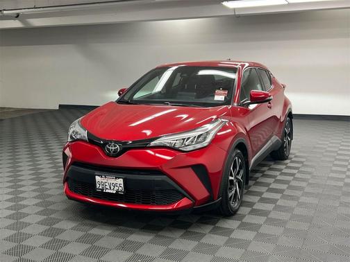 2022 Toyota C-HR XLE