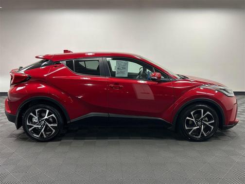 2022 Toyota C-HR XLE