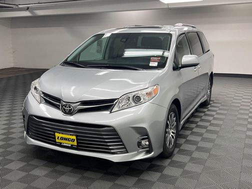 2020 Toyota Sienna XLE