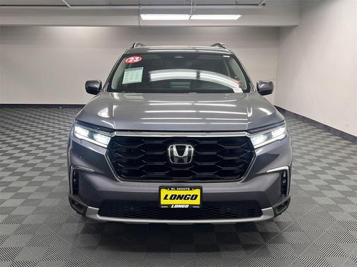 Gray Pearl 2023 Honda Pilot Touring 8-Passenger