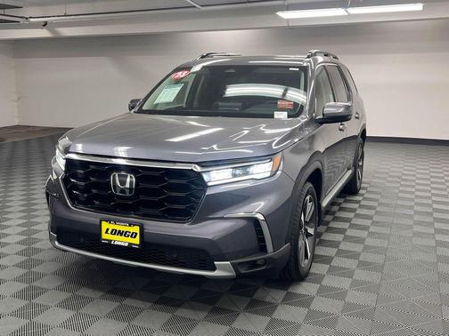 Gray Pearl 2023 Honda Pilot Touring 8-Passenger