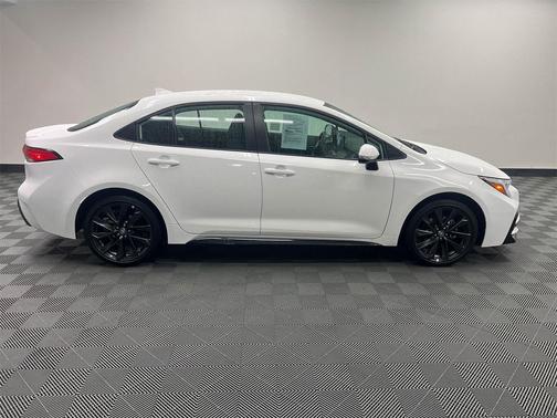 2025 Toyota Corolla SE