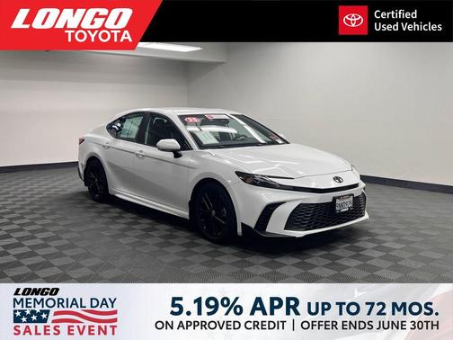 Ice Cap 2025 Toyota Camry SE