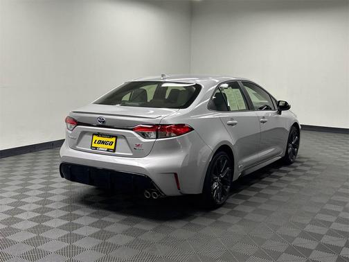 2025 Toyota Corolla Hybrid SE