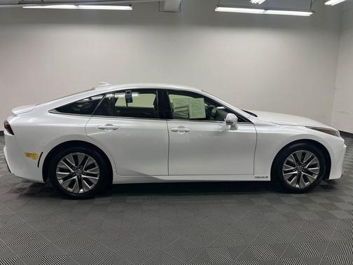 Oxygen White 2022 Toyota Mirai Base