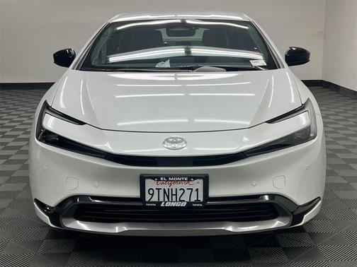 2025 Toyota Prius XLE
