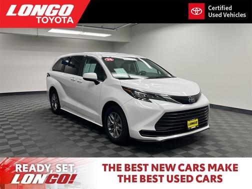2024 Toyota Sienna LE