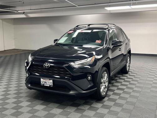 2022 Toyota RAV4 XLE Premium