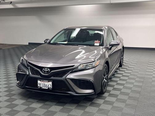 Predawn Gray Mica 2023 Toyota Camry SE