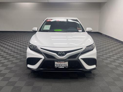 Ice Cap 2024 Toyota Camry SE