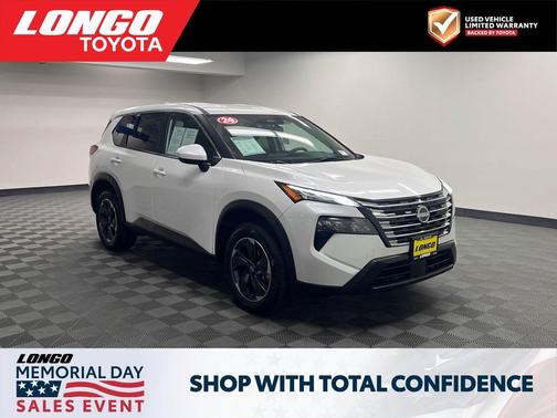 Everest White Pearl 2024 Nissan Rogue SV