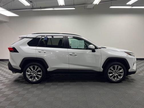 Wind Chill Pearl 2025 Toyota RAV4 XLE Premium