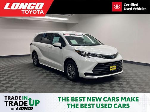 Ice Cap 2025 Toyota Sienna LE