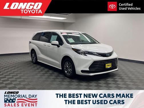 Ice Cap 2025 Toyota Sienna LE