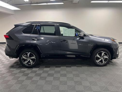 2025 Toyota RAV4 Hybrid SE