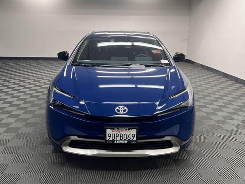 2025 Toyota Prius Plug-In Hybrid SE