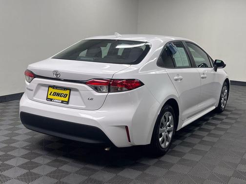 Ice Cap 2025 Toyota Corolla LE