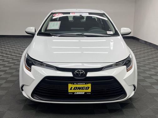 Ice Cap 2025 Toyota Corolla LE