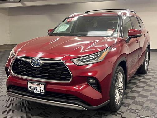 Ruby Flare Pearl 2023 Toyota Highlander Hybrid Platinum