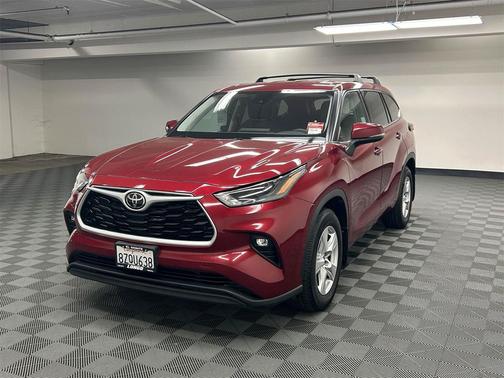2022 Toyota Highlander LE