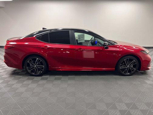 Supersonic Red/Midnight Black Metallic 2025 Toyota Camry XSE