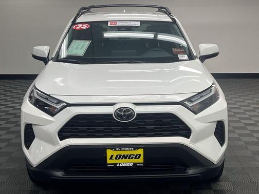 Ice Cap 2025 Toyota RAV4 Hybrid LE