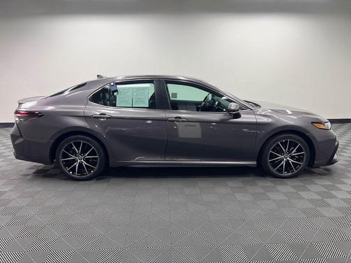 Predawn Gray Mica 2024 Toyota Camry SE