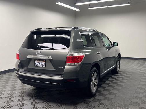 Cypress Pearl 2011 Toyota Highlander Limited