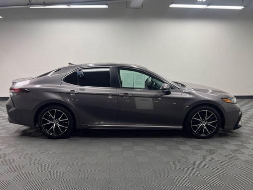 Predawn Gray Mica 2024 Toyota Camry SE