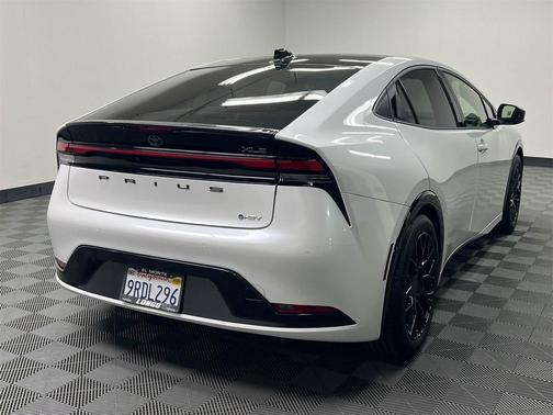 2024 Toyota Prius XLE