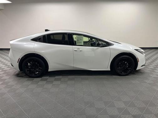 2024 Toyota Prius XLE