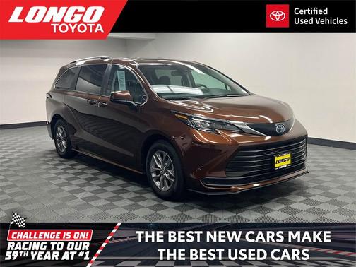 2024 Toyota Sienna LE